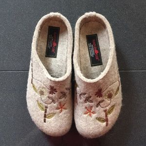 Halfinger Slippers